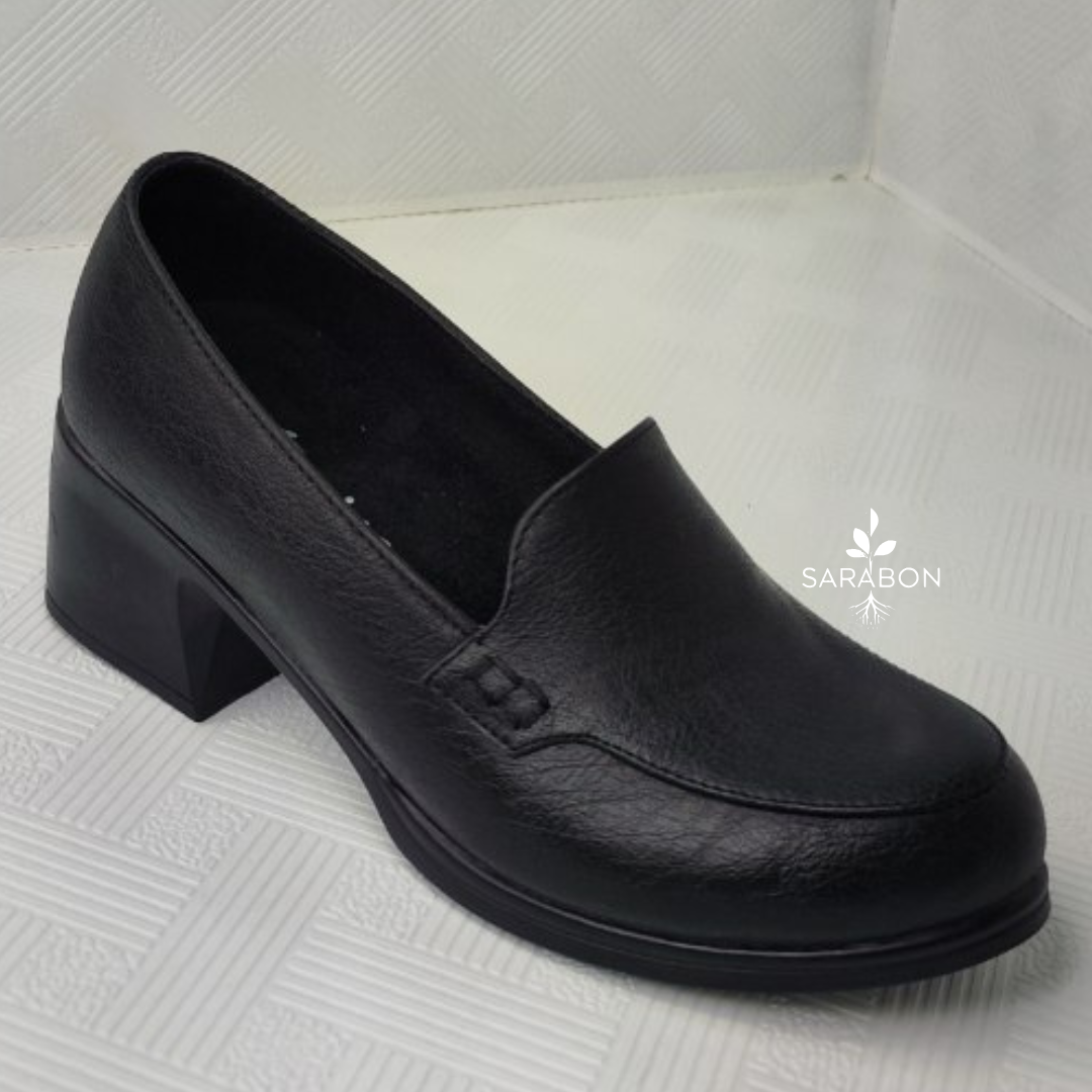 White Modern Sneakers Product Promotion Instagram Post - 2025-10-28T191653.651 کفش طبی مدل پرنسا