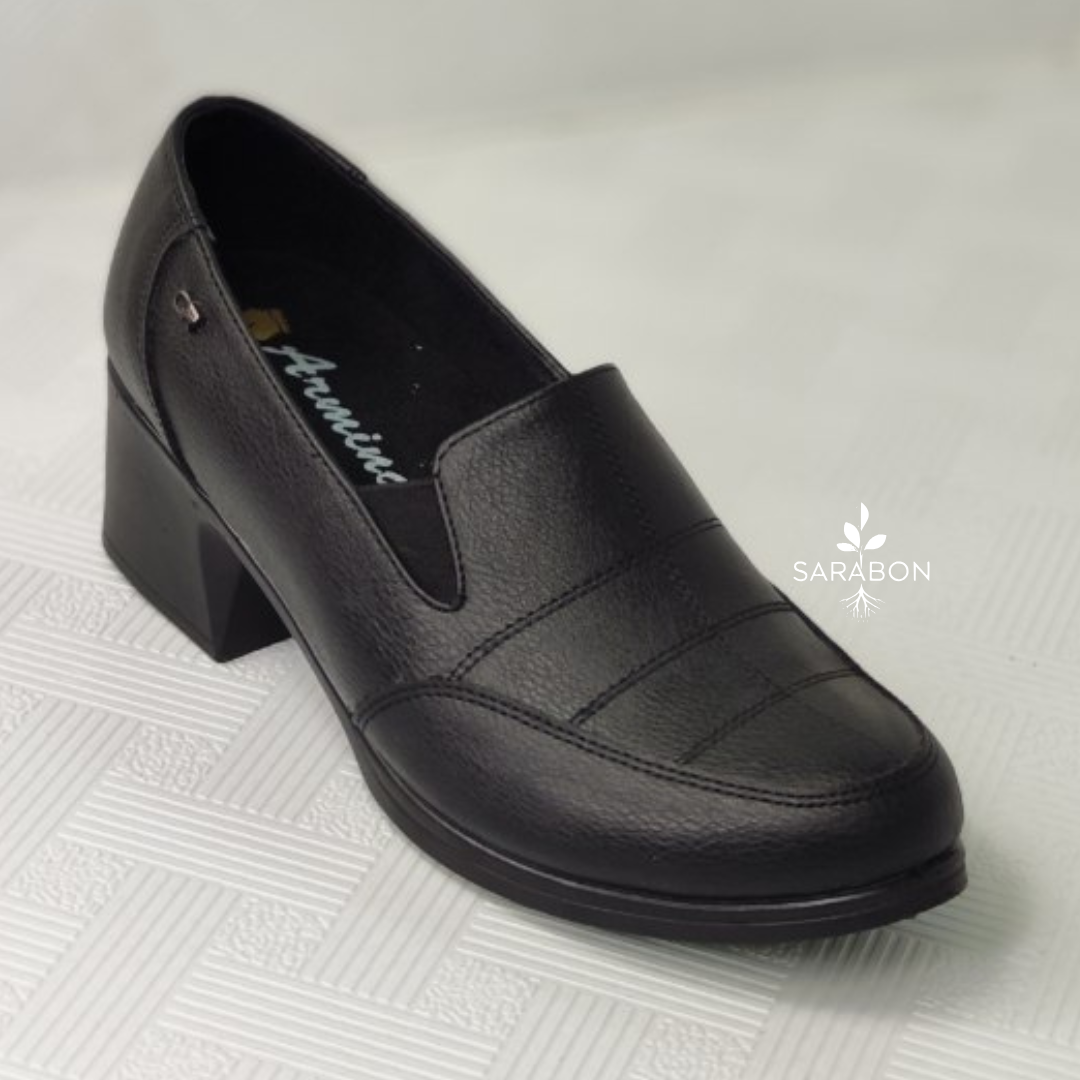 White Modern Sneakers Product Promotion Instagram Post - 2025-10-28T200641.073 کفش طبی وانا