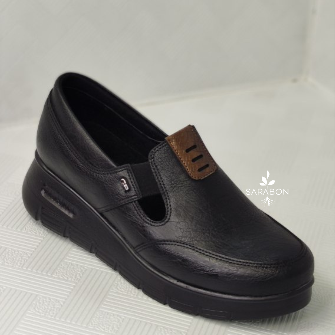 White Modern Sneakers Product Promotion Instagram Post (89) صندل طبی مدل اکسیژن