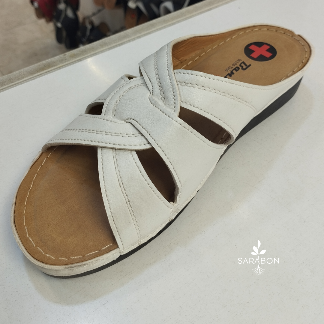 White Modern Sneakers Product Promotion Instagram Post (22) White Modern Sneakers Product Promotion Instagram Post 22