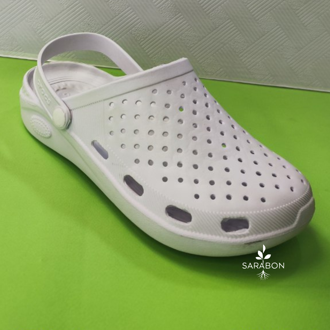 White Modern Sneakers Product Promotion Instagram Post (68) صندل طبی کراکس